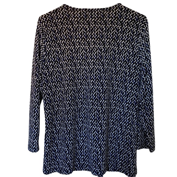 41 Hawthorn V-Neck Blouse - Medium - Picture 6 of 12